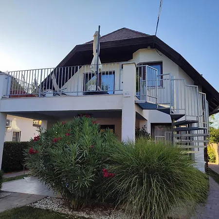Puespoek Haz - Apartament Siófok